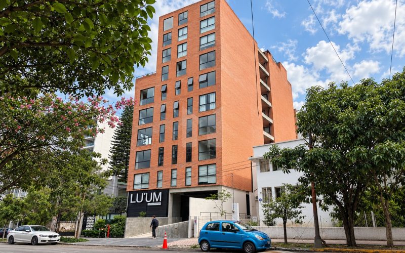 Arquitectura realzada con luz natural-6_watermark_11